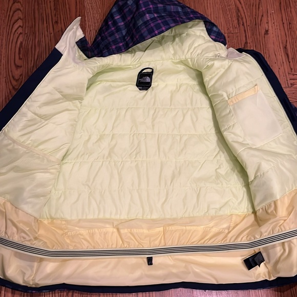 The North Face Jacket - Picture 4 of 9